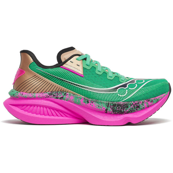 Hardloopschoenen voor trainingen en wedstrijden op asfalt.